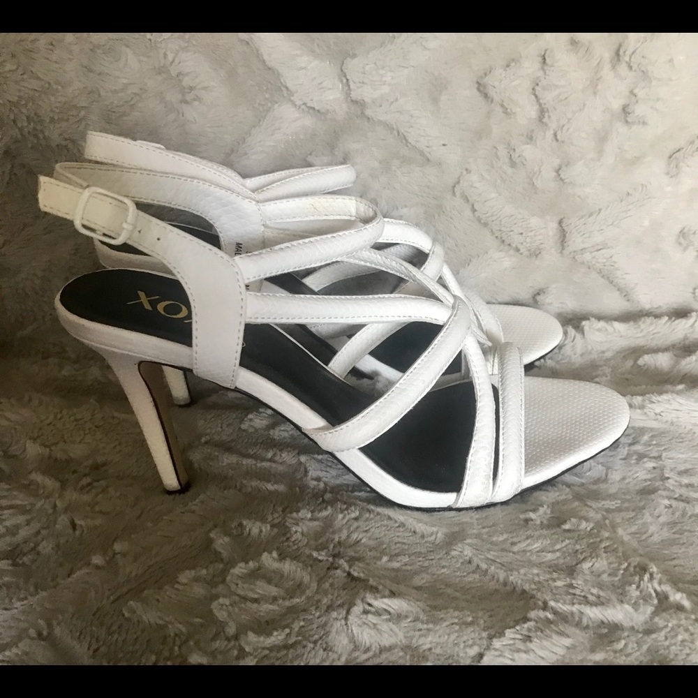 Sexy White strappy snake skin heels - Picture 2 of 5